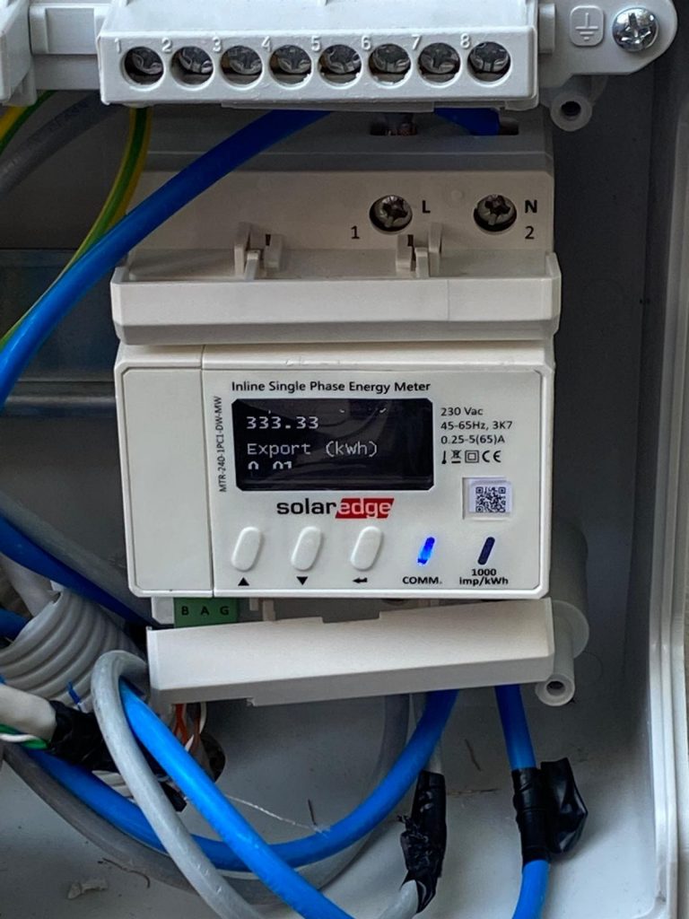 Autoconsumo Fotovoltaico de 6 kW en Retamar (Almería) Autoconsumo Fotovoltaico de 6 kW en Retamar (Almería)